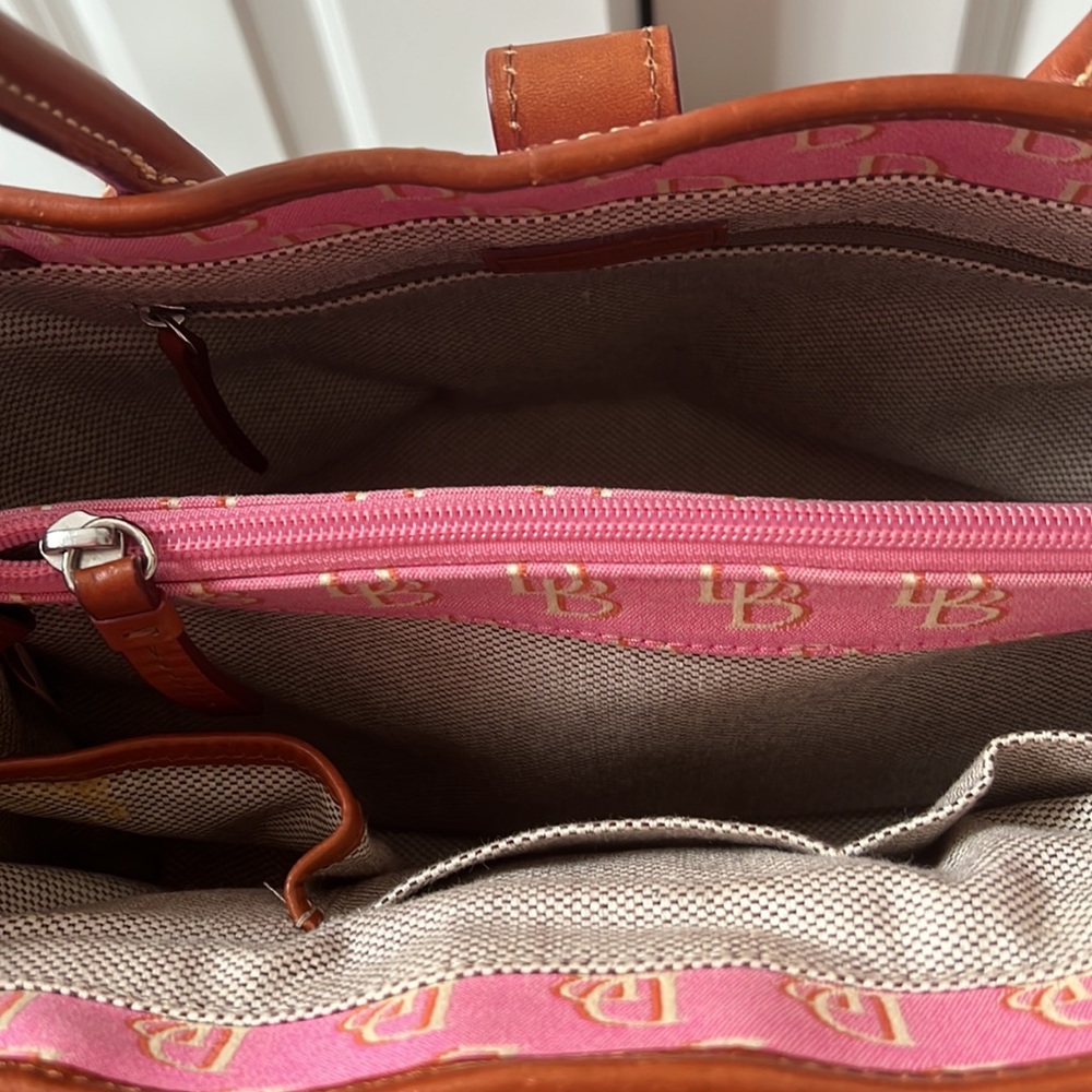 Dooney & BOURKE Pink Signature Canvas/Leather Trim Shoulder Bag - Picture 5 of 8